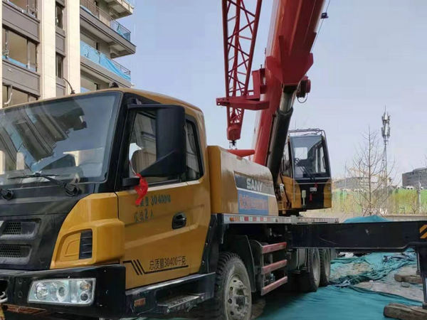 鄭州吊車(chē)吊裝作業(yè)